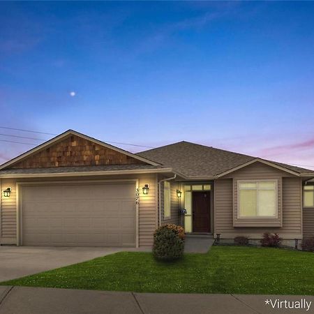 Peaceful And Spacious Lake View West Kelowna Ngoại thất bức ảnh