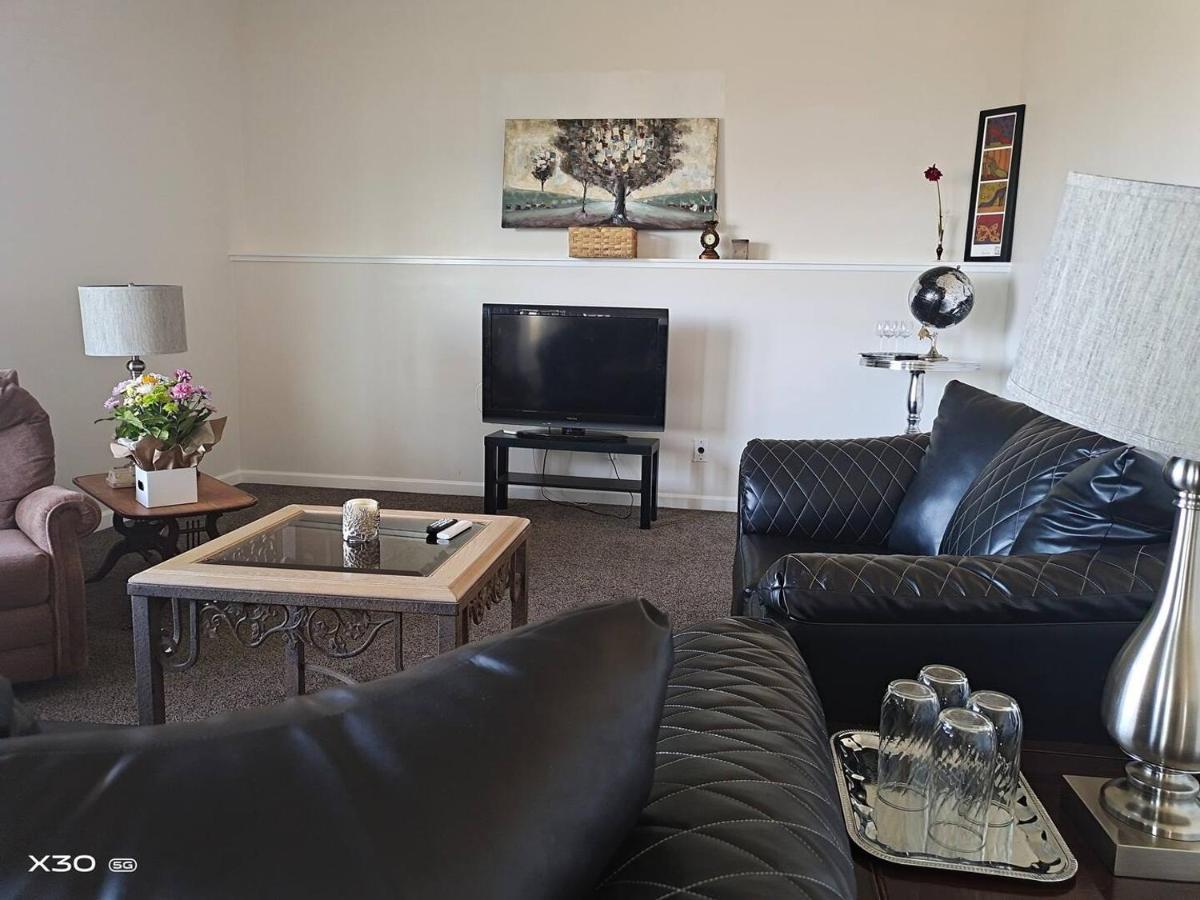Peaceful And Spacious Lake View West Kelowna Ngoại thất bức ảnh