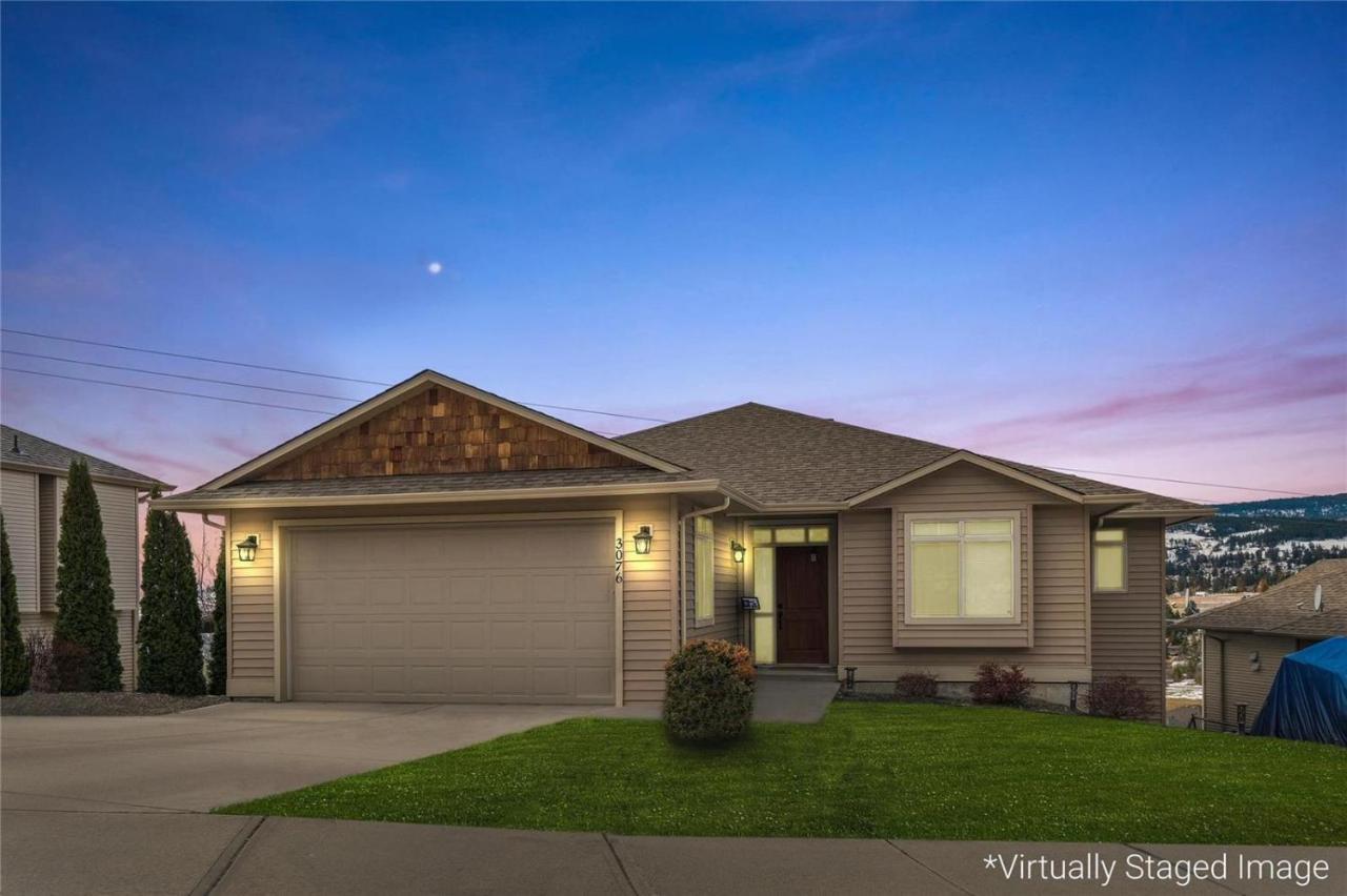 Peaceful And Spacious Lake View West Kelowna Ngoại thất bức ảnh