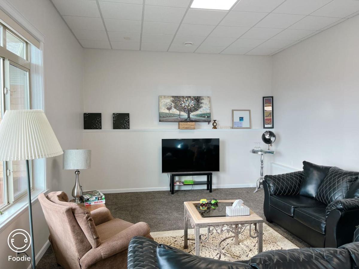 Peaceful And Spacious Lake View West Kelowna Ngoại thất bức ảnh
