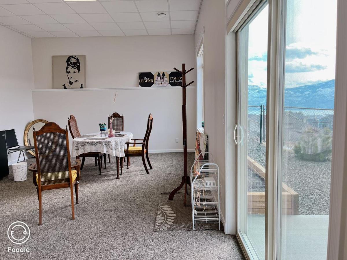 Peaceful And Spacious Lake View West Kelowna Ngoại thất bức ảnh