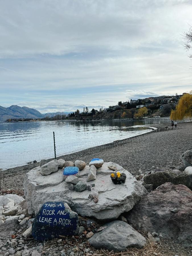 Peaceful And Spacious Lake View West Kelowna Ngoại thất bức ảnh