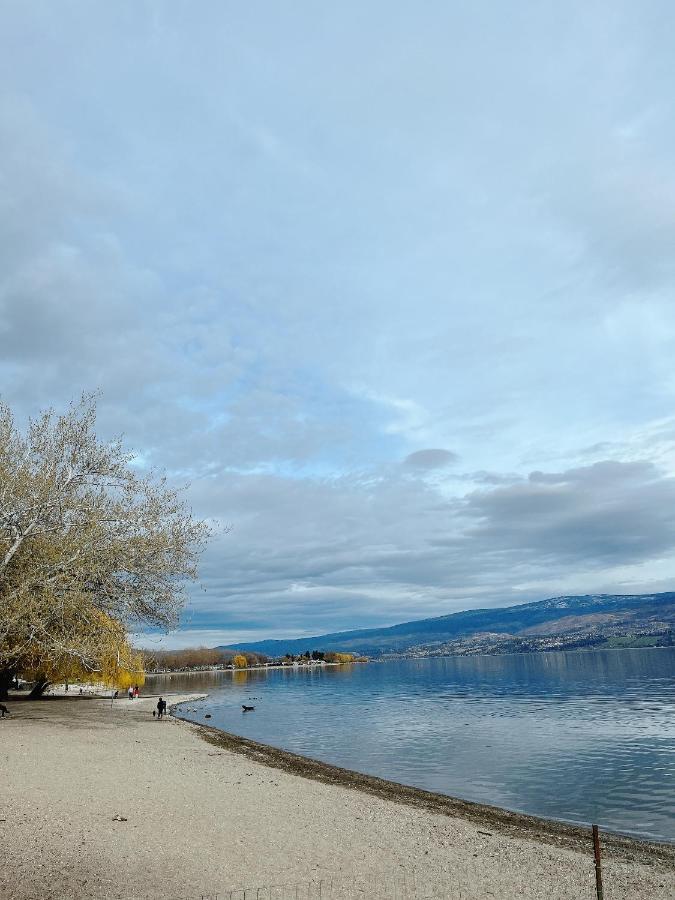 Peaceful And Spacious Lake View West Kelowna Ngoại thất bức ảnh