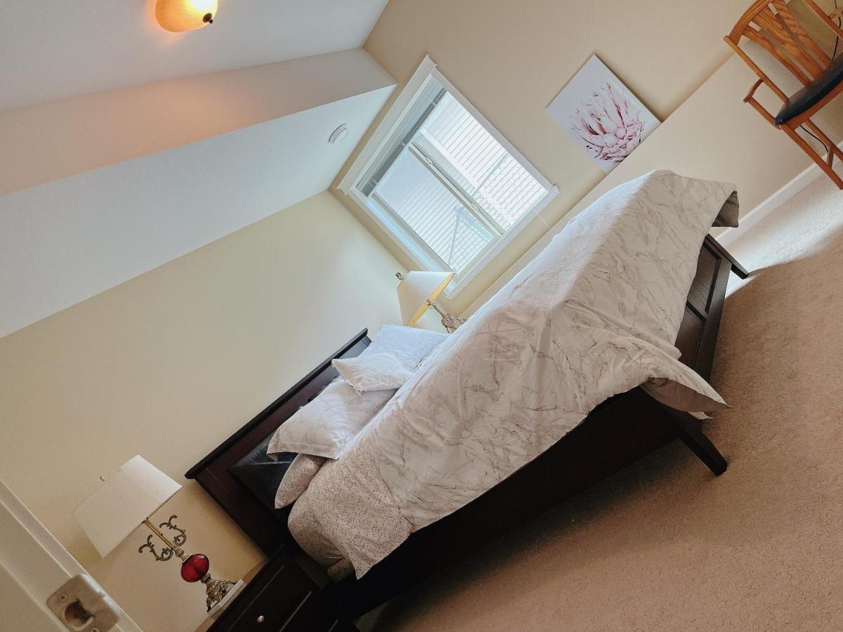 Peaceful And Spacious Lake View West Kelowna Ngoại thất bức ảnh