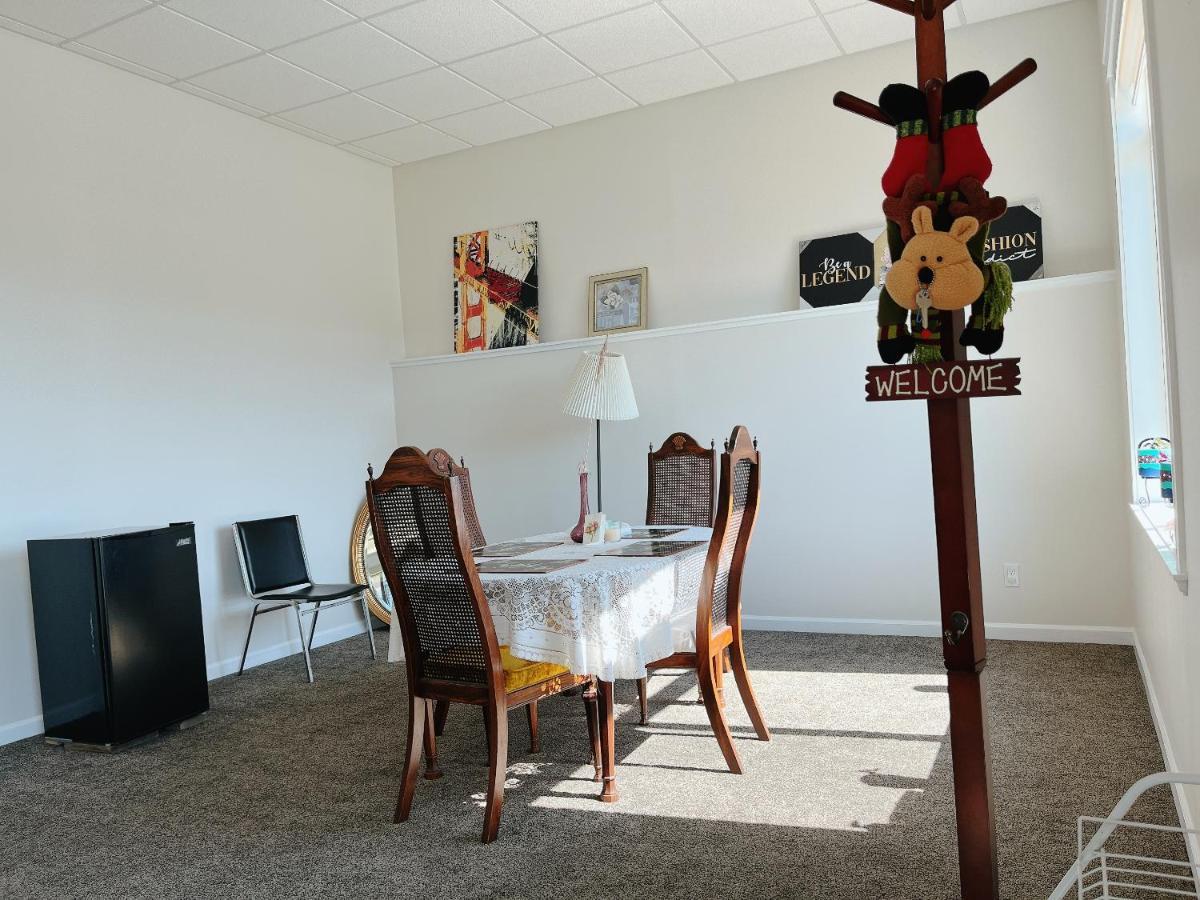 Peaceful And Spacious Lake View West Kelowna Ngoại thất bức ảnh
